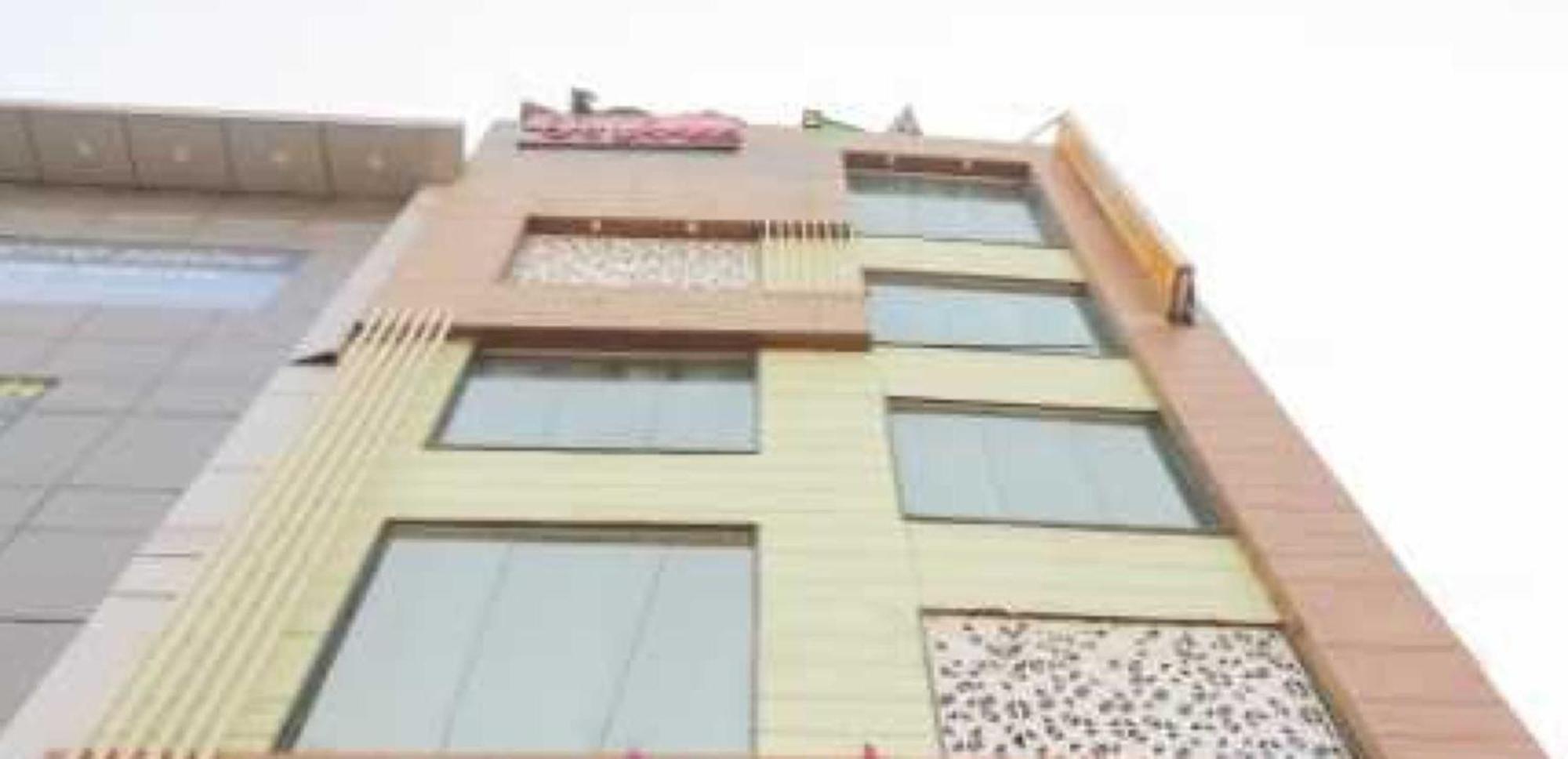 Hotel O Discovery Inn New Delhi Eksteriør billede